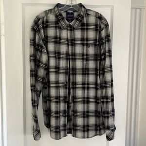 Men’s black, white and gray plaid shirt size L